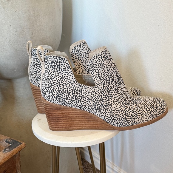 Toms Black and Cream Speckled Ankle Booties - Picture 11 of 14